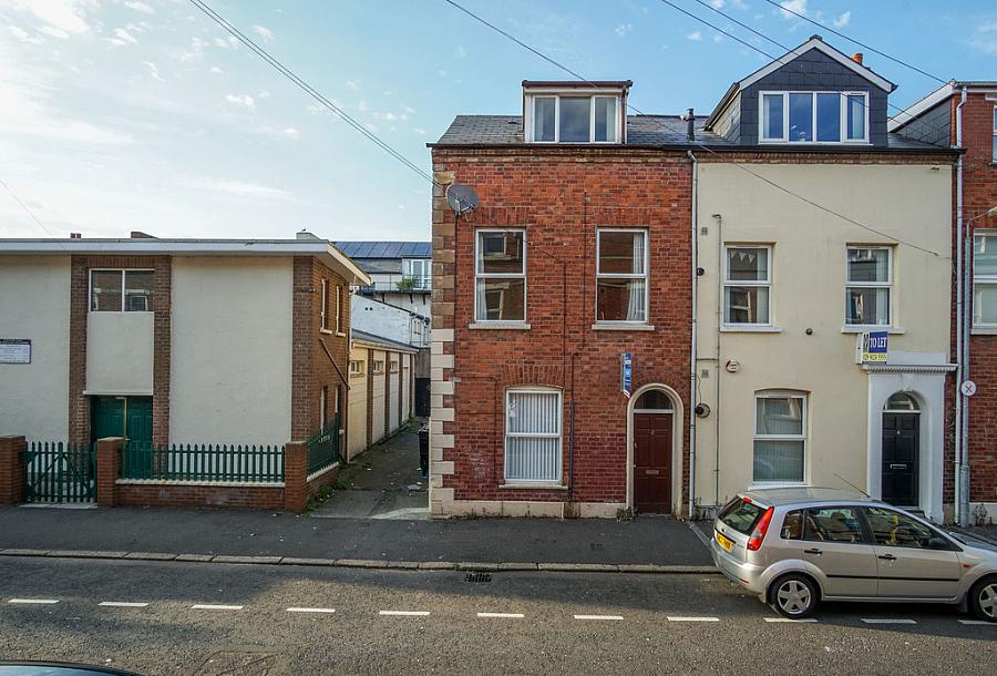 Flat 2, 2 Magdala Street
