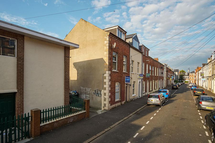 Flat 2, 2 Magdala Street
