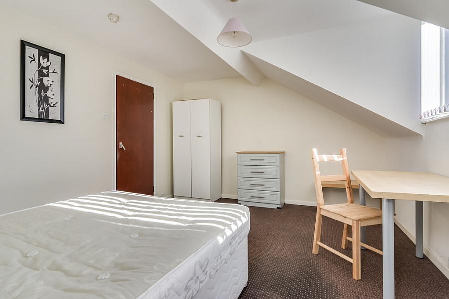 Flat 2, 2 Magdala Street