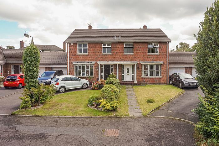 9 Oakwood Court,belfast, BT9 6DF