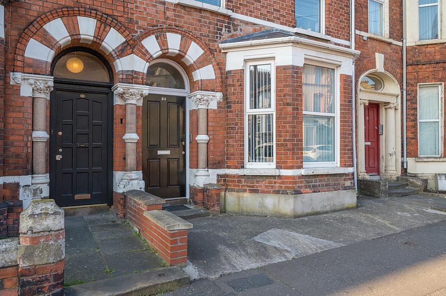 Flat 1, 28 Cromwell Road
