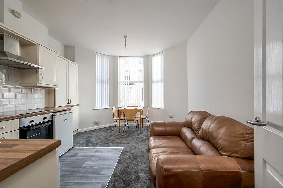 Flat 1, 28 Cromwell Road