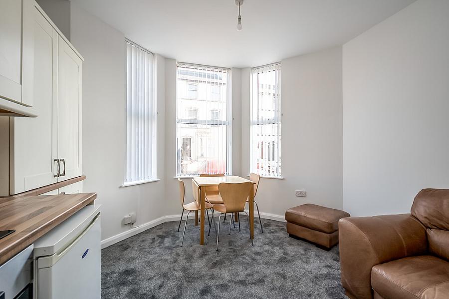 Flat 1, 28 Cromwell Road