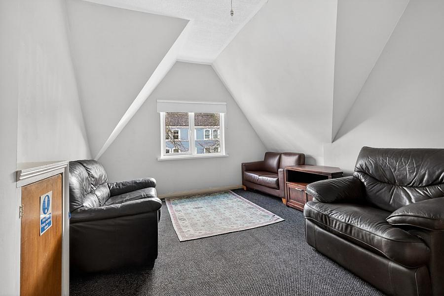 Flat 3, 81 Wellington Park