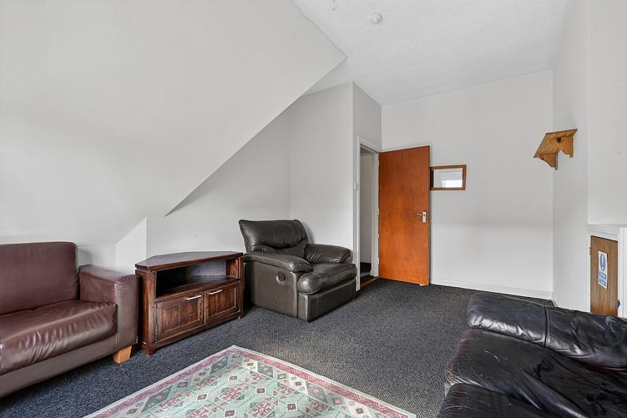 Flat 3, 81 Wellington Park