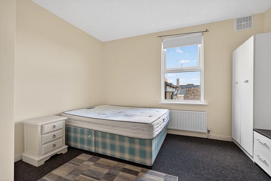 Flat 3, 81 Wellington Park