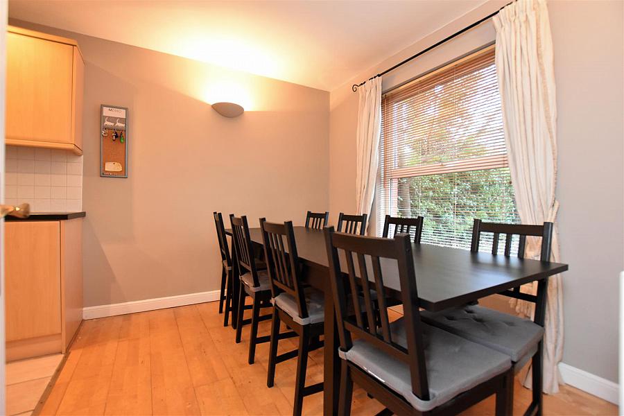 4 Wellington Park Mews