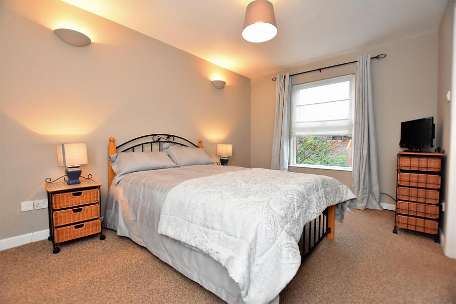 4 Wellington Park Mews