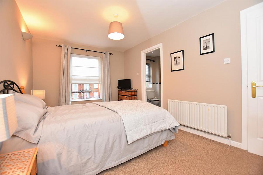 4 Wellington Park Mews