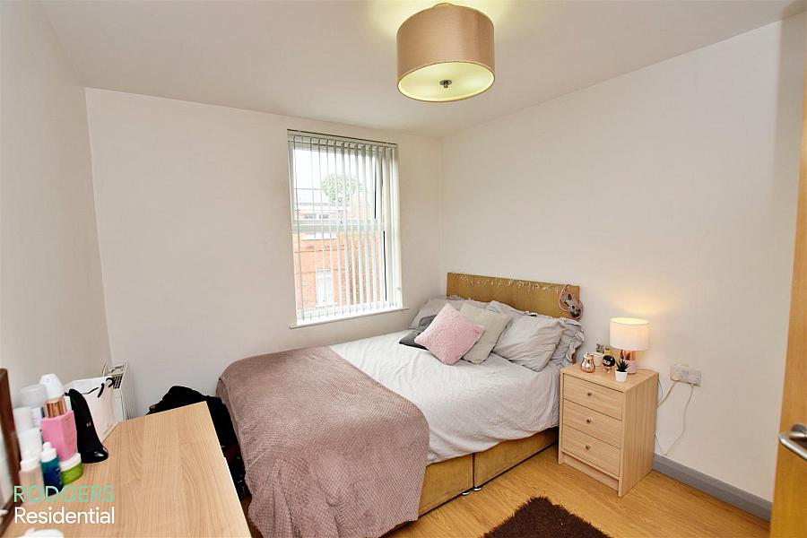 Apt 12, 125 Wellesley Avenue