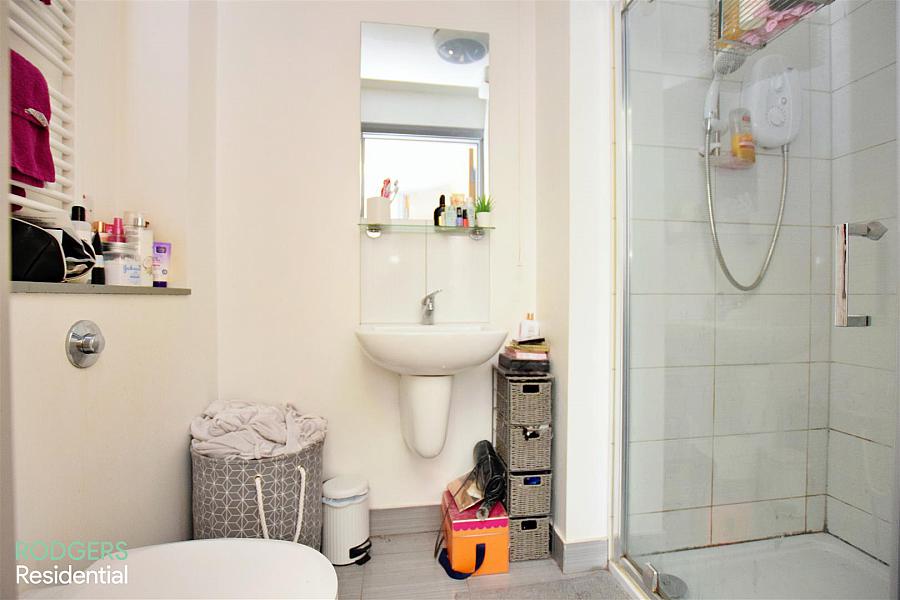 Apt 12, 125 Wellesley Avenue