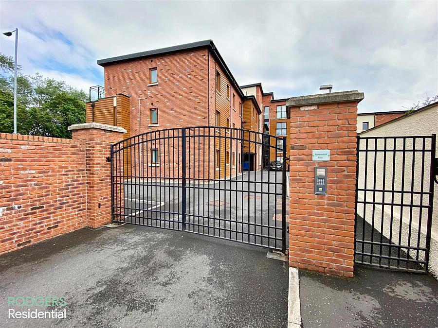 Apt 22, 2b Summerhill Avenue