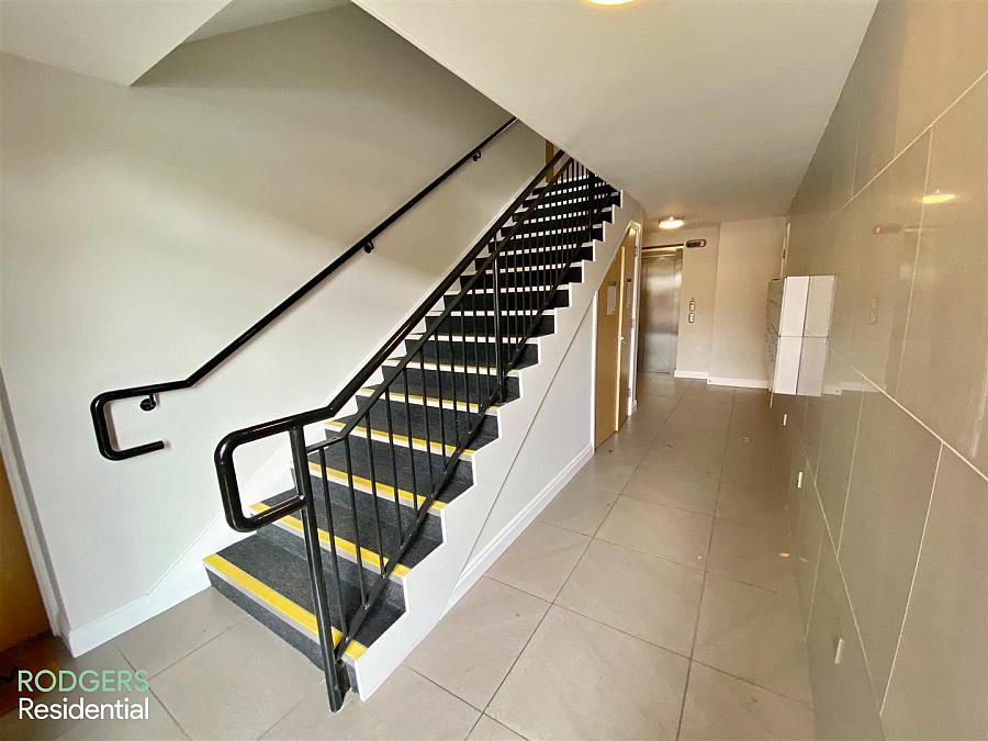Apt 22, 2b Summerhill Avenue