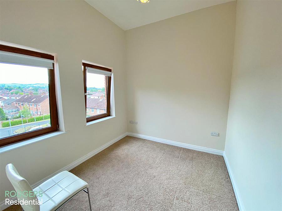 Apt 22, 2b Summerhill Avenue