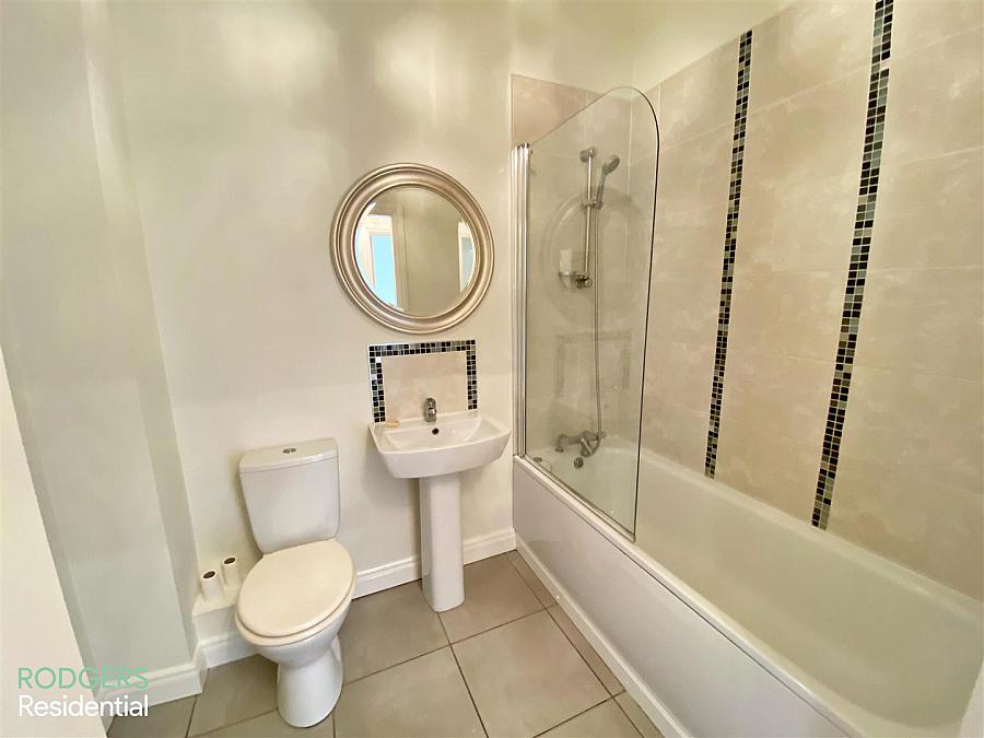 Apt 22, 2b Summerhill Avenue