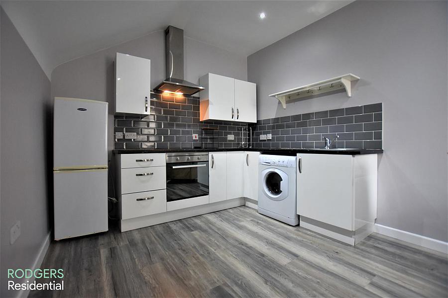 Apt 1, 261 Upper Newtownards Ro