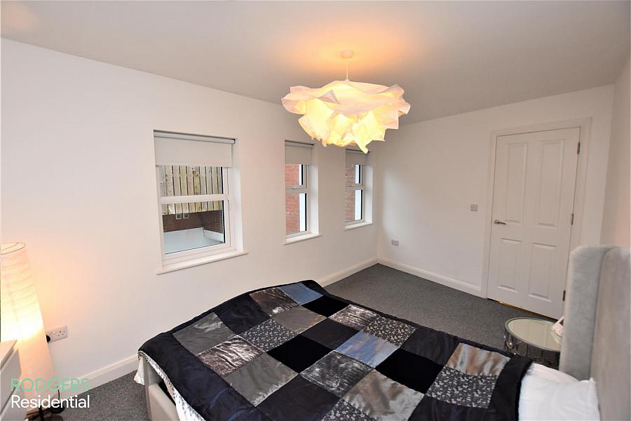 Apt 3 42 Upper Newtownards Road