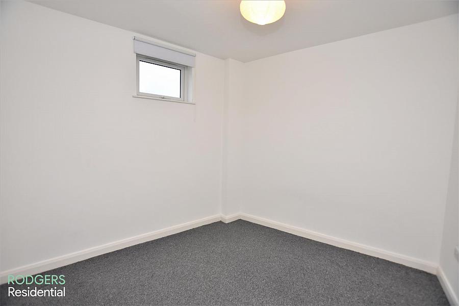 Apt 3 42 Upper Newtownards Road