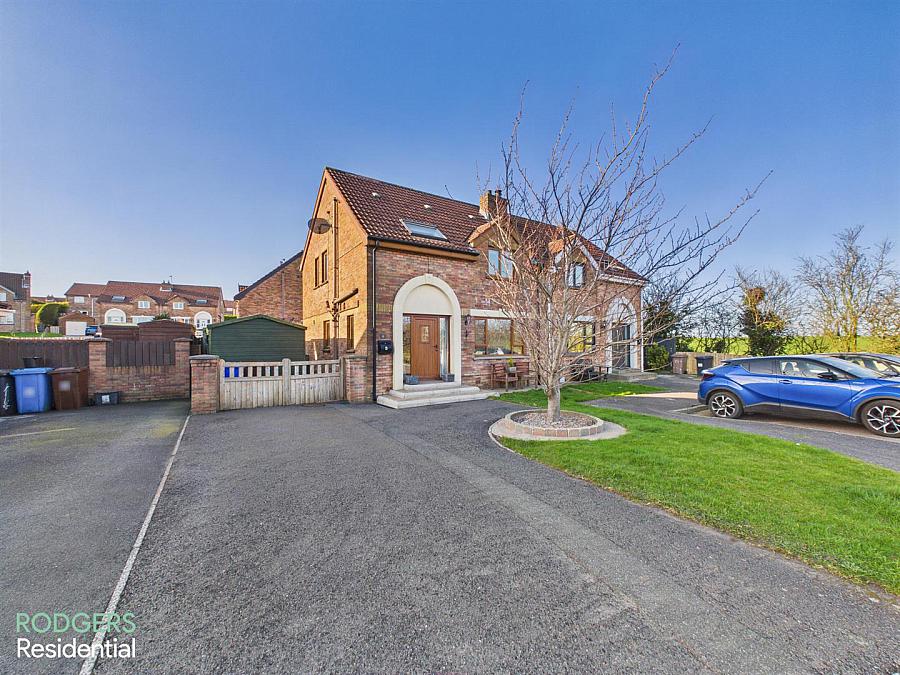 12 Cronstown Cottage Avenue