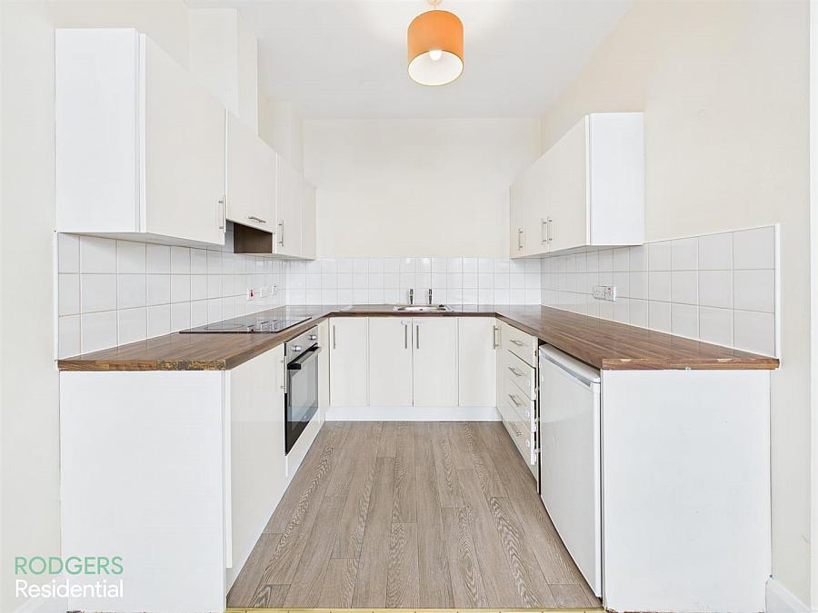 Apt 3, 230 Antrim Road
