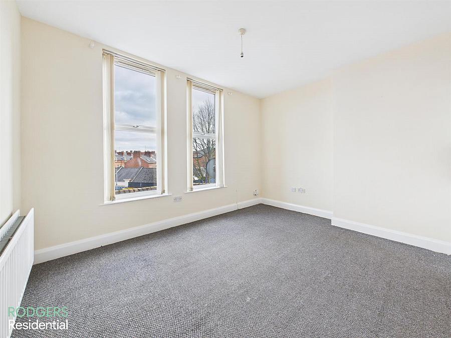 Apt 3, 230 Antrim Road