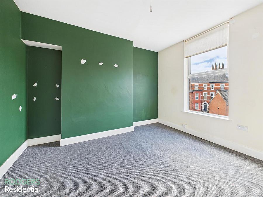 Apt 3, 230 Antrim Road