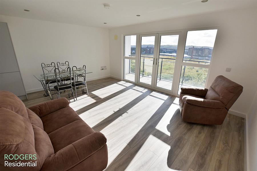Apt 10, 25 Bridge End