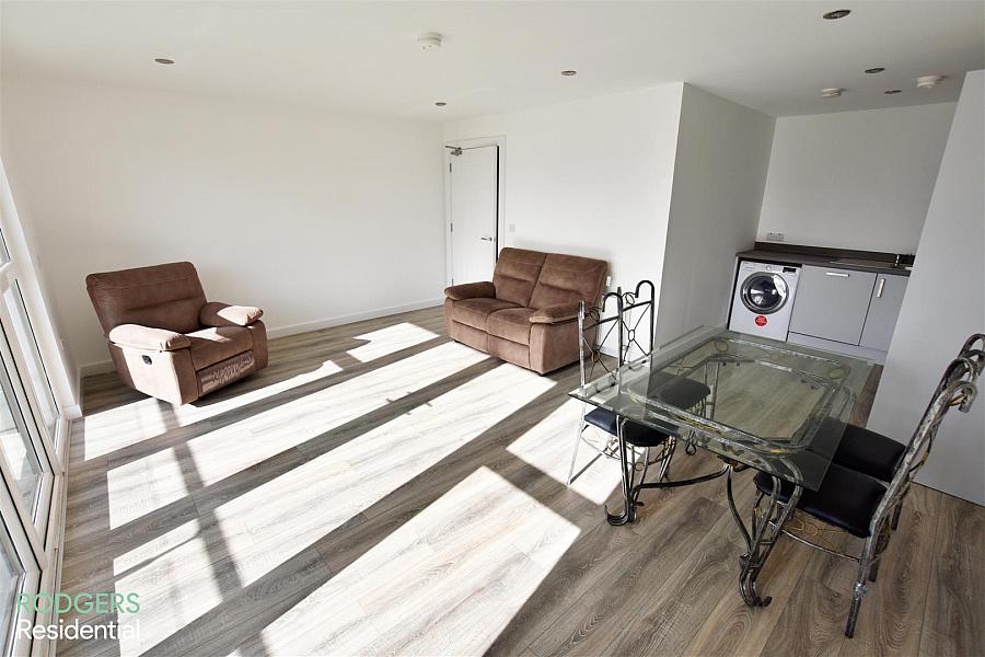 Apt 10, 25 Bridge End