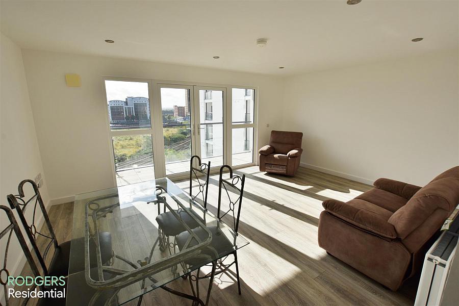 Apt 10, 25 Bridge End