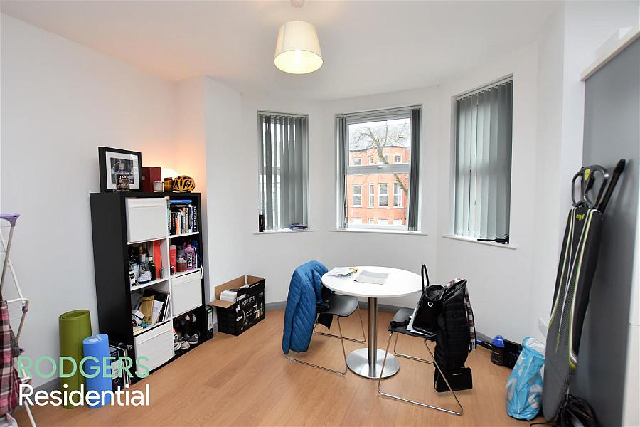 Apt 8, 108 Eglantine Avenue