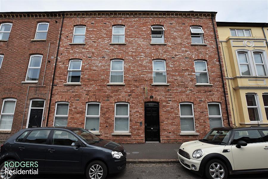 Apt 14, 125 Wellesley Avenue