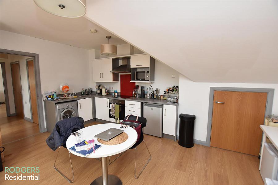 Apt 14, 125 Wellesley Avenue