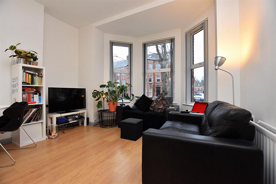 Apt 4, 104 Eglantine Avenue