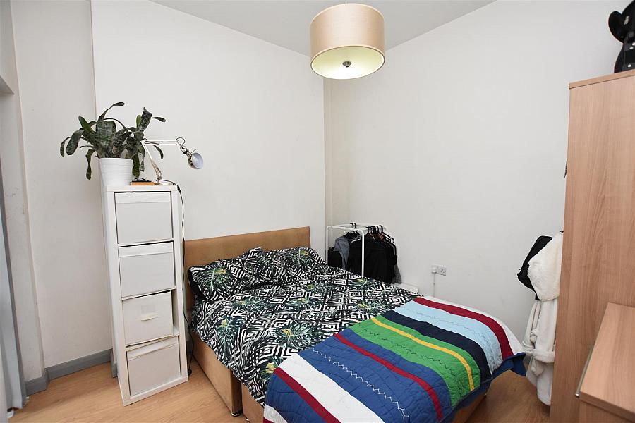 Apt 4, 104 Eglantine Avenue