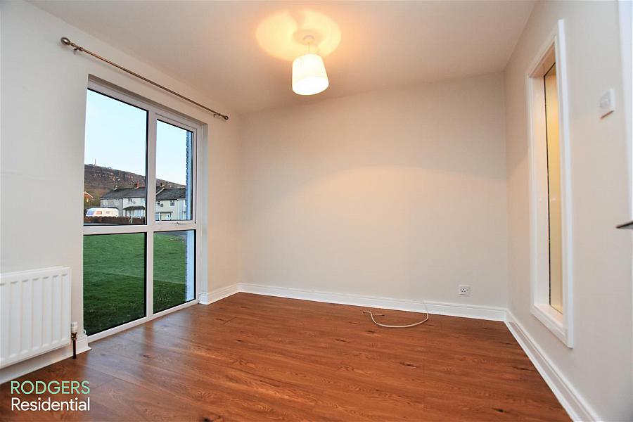 2E Knocksallagh Green 2E Knocksallagh Green