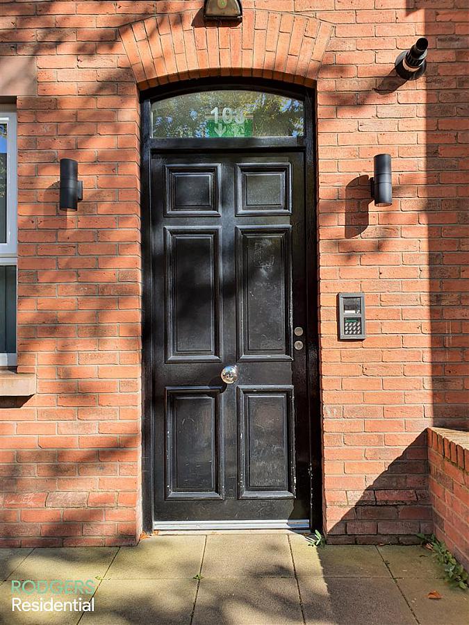 Apt 10, 108 Eglantine Avenue