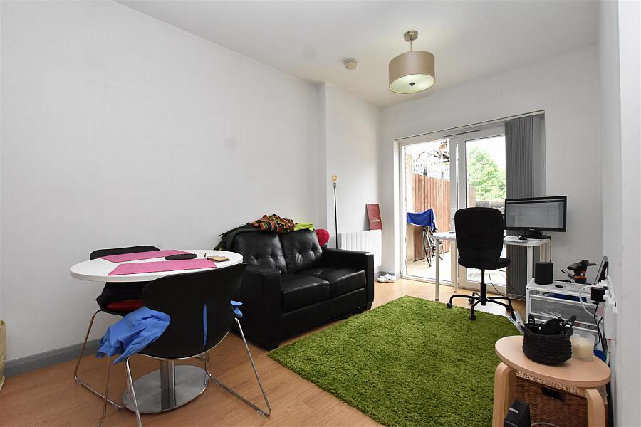 Apt 2, 125 Wellesley Avenue