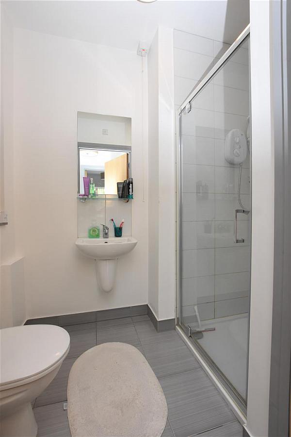 Apt 2, 125 Wellesley Avenue