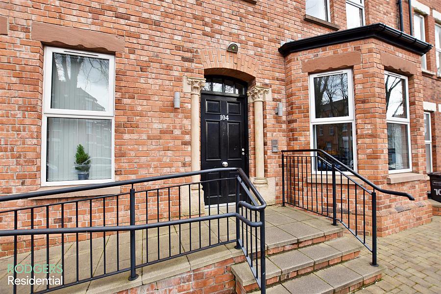 Apt 2, 104 Eglantine Avenue