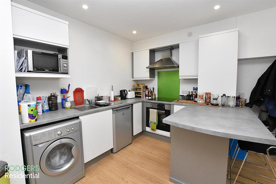 Apt 2, 104 Eglantine Avenue