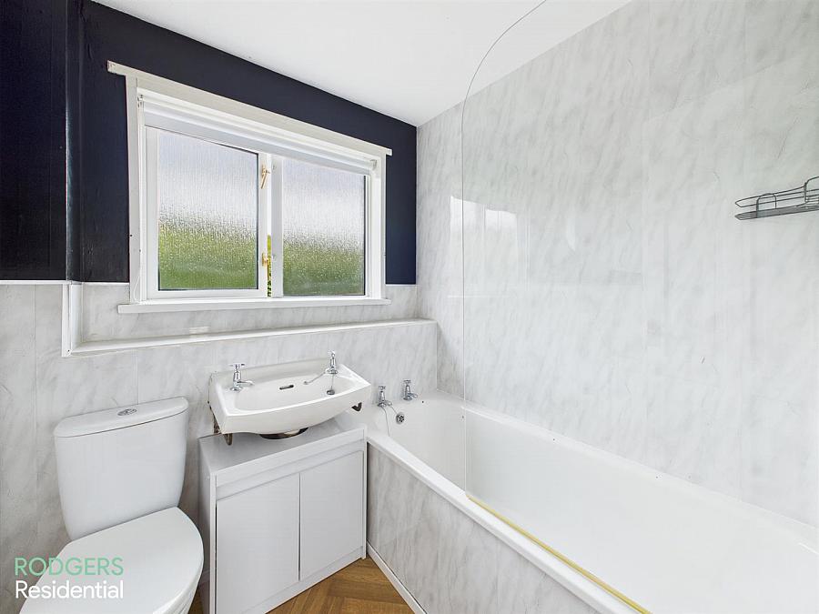 18 Glencairn Walk