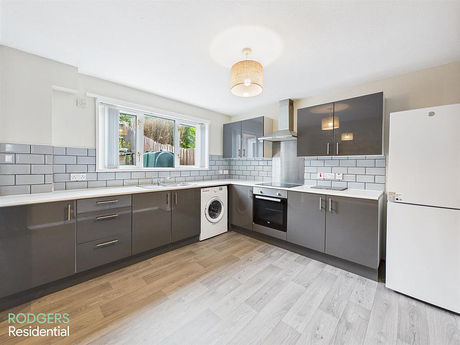 18 Glencairn Walk