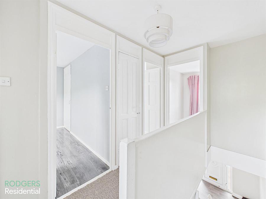 18 Glencairn Walk