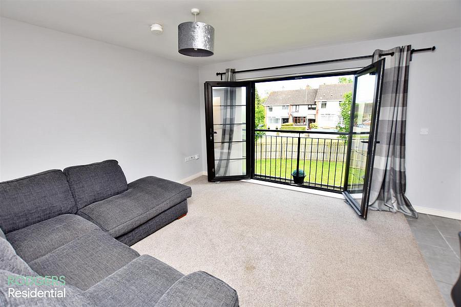 Apt 6, 92 Kinross Avenue