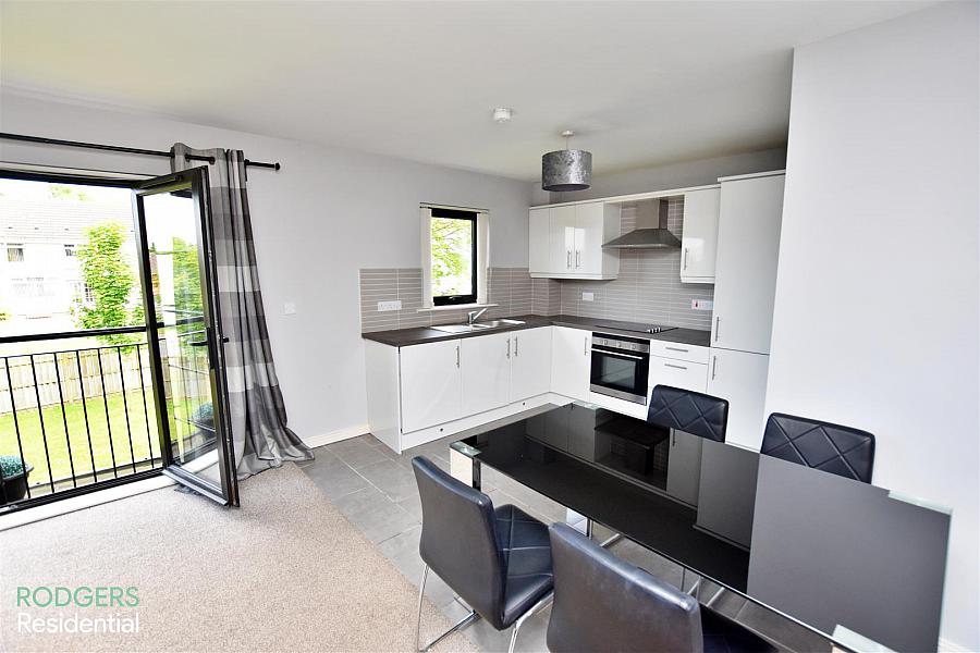 Apt 6, 92 Kinross Avenue