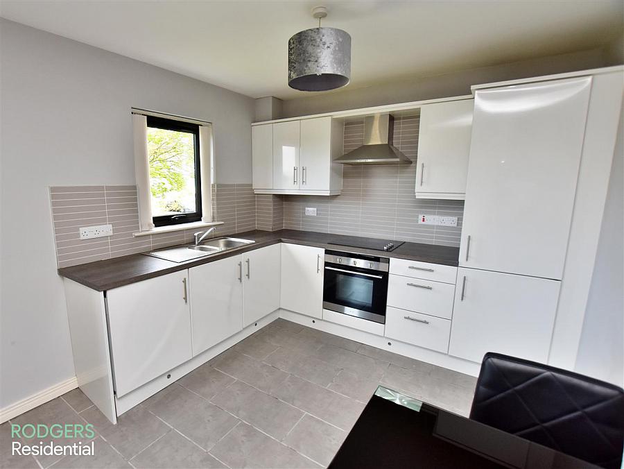 Apt 6, 92 Kinross Avenue