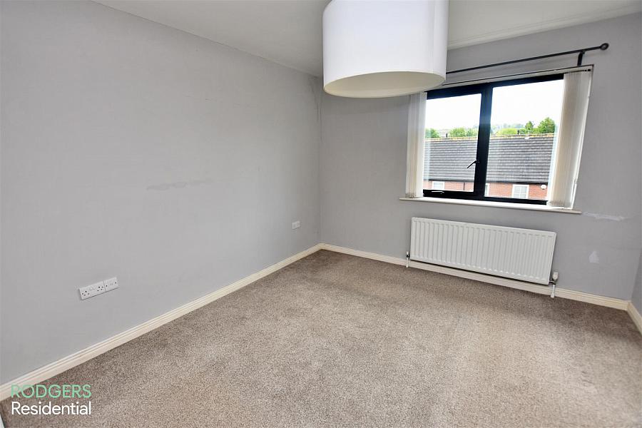 Apt 6, 92 Kinross Avenue