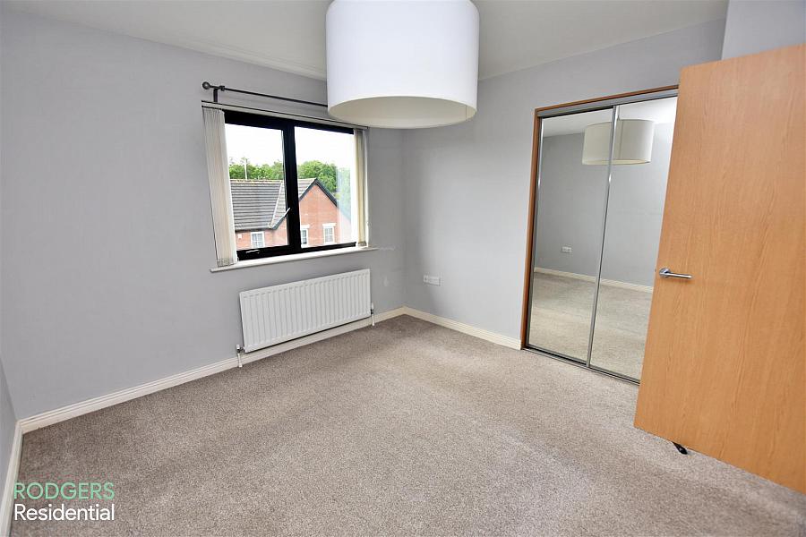 Apt 6, 92 Kinross Avenue