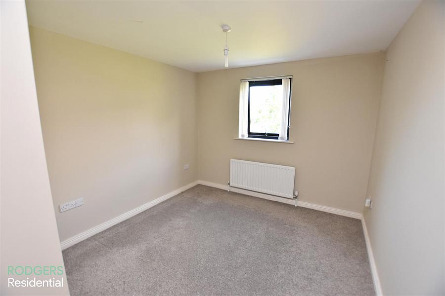 Apt 3, 86 Kinross Avenue