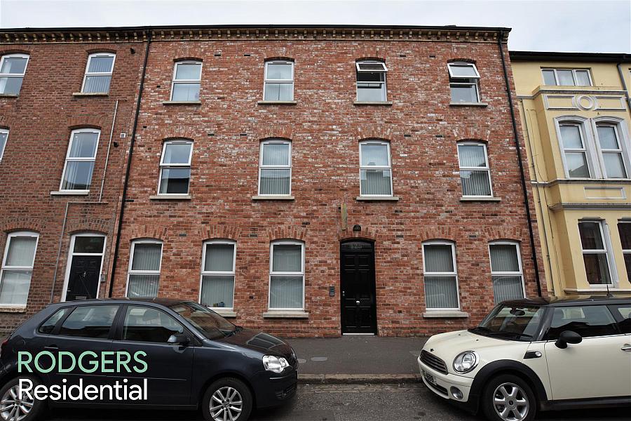 Apt 13, 125 Wellesley Avenue